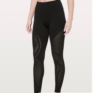 Lululemon Reveal Tight Precision
